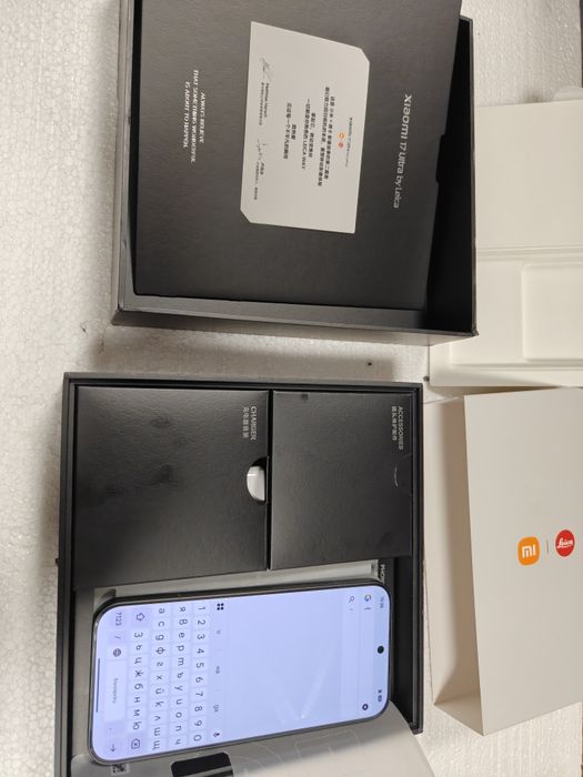 Чисто нов черeн Xiaomi Ultra Leica Edition 16/512GB