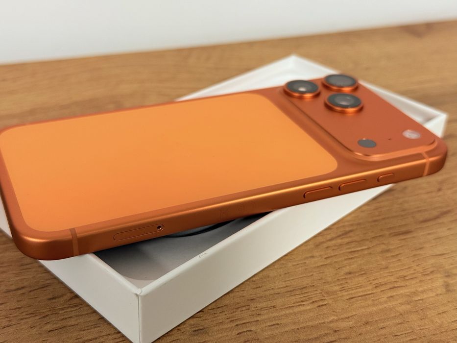 iPhone 17 Pro Max 0 зареждания!!!