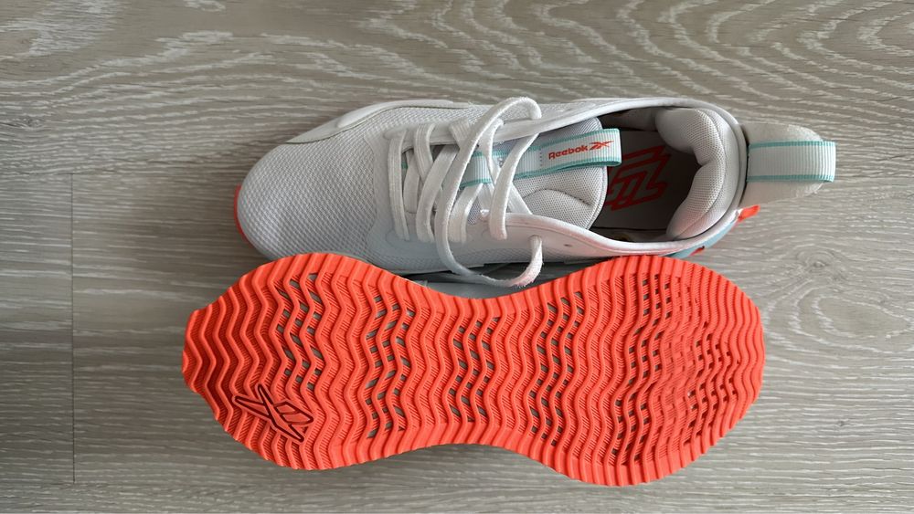 Кроссовки женские reebok