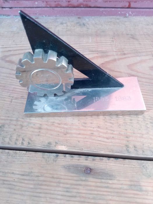 Юбилеен постамент