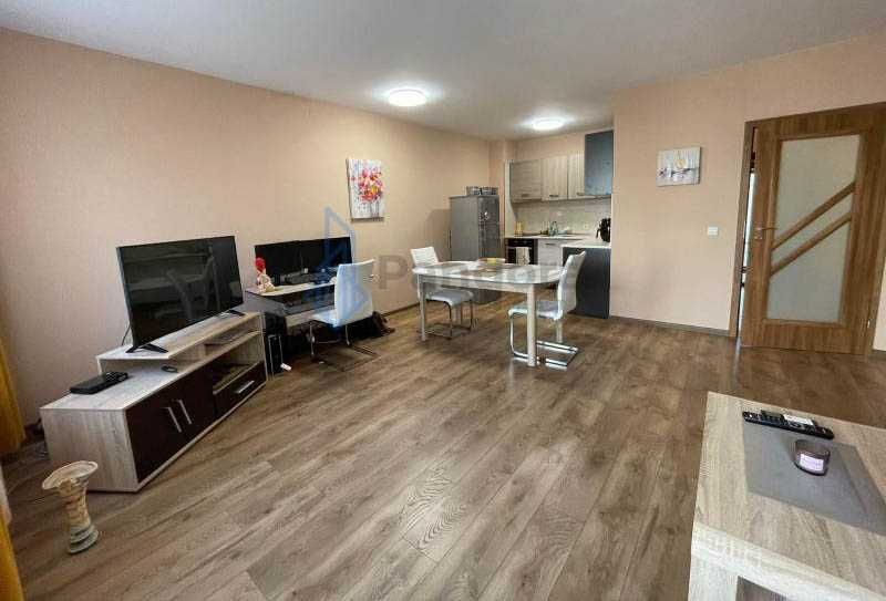 Двустаен апартамент под наем в Центъра