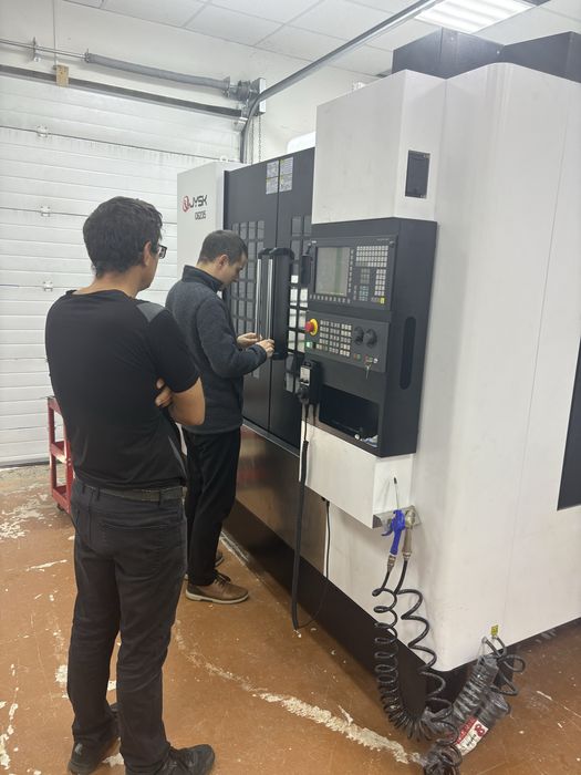 Запуск , наладка и программирование станков с ЧПУ.