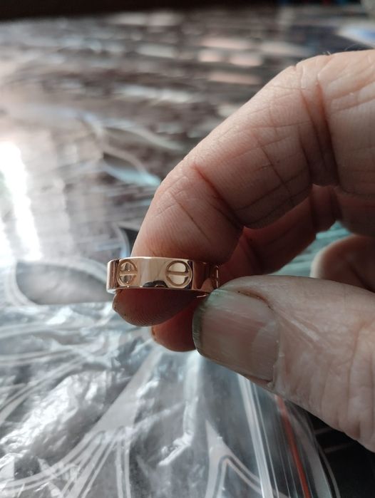 Продам кольцо золотое