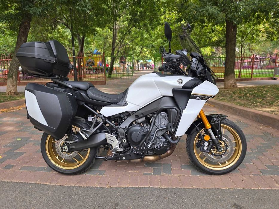 Vand motocicleta Yamaha - stare excelenta