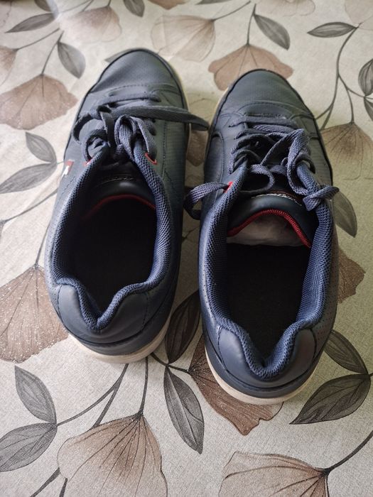 Продавам маратонки Runners