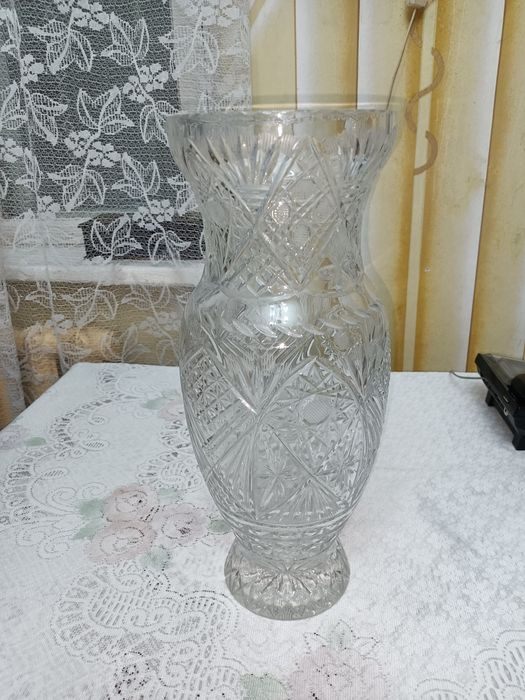 Хрустальная ваза