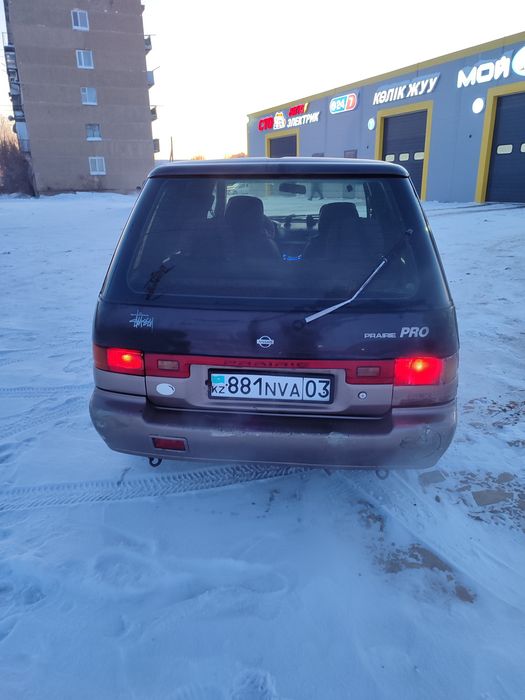 Продам на ходу нисан минивэн