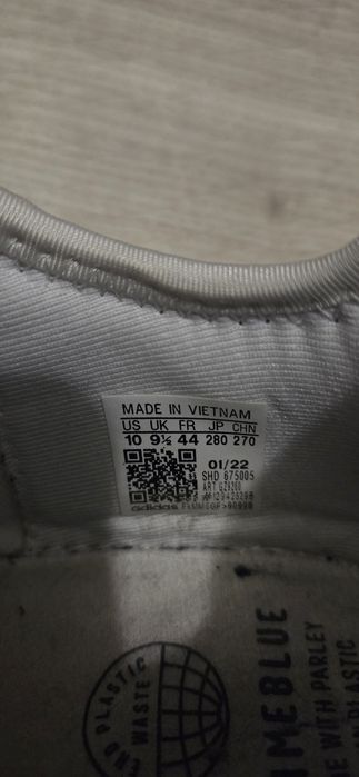 Продам кроссовки мужские Adidas