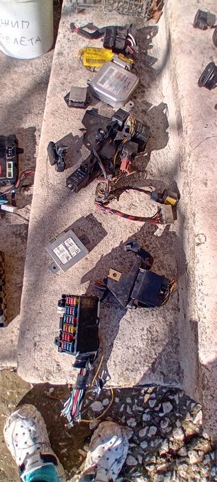 Релета и стойка за резервна гума от  Опел Фронтера 2,5 TDS д. база 98г