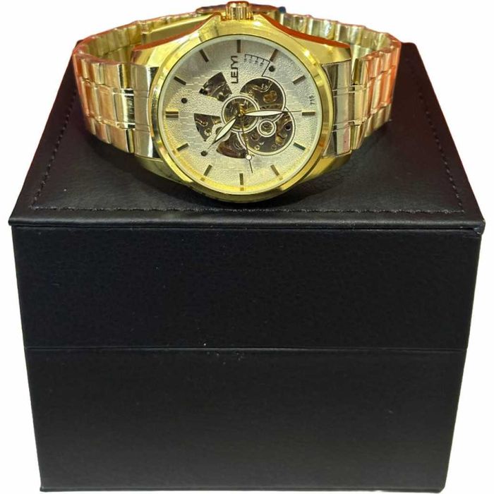 Луксозен и елегантен мъжки златист часовник LEIYI