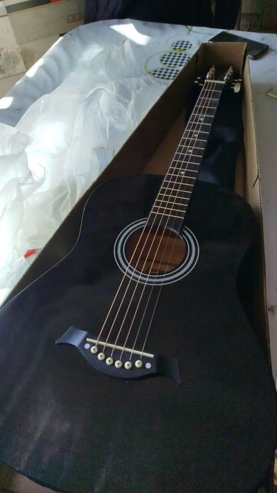 Аккустмческий гитара