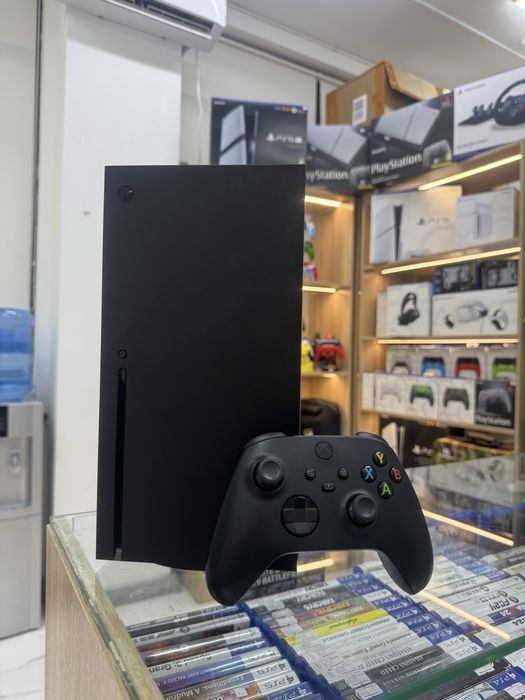 Xbox series X 1тб 1 геймпад