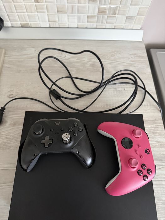 Xbox One S de vanzare