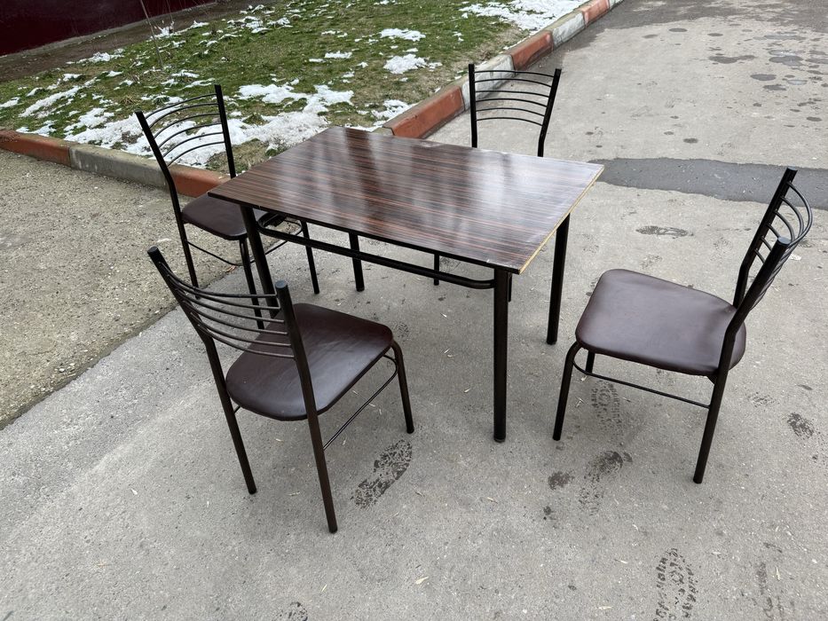 Продаю стол сутул 4 хороший состояние