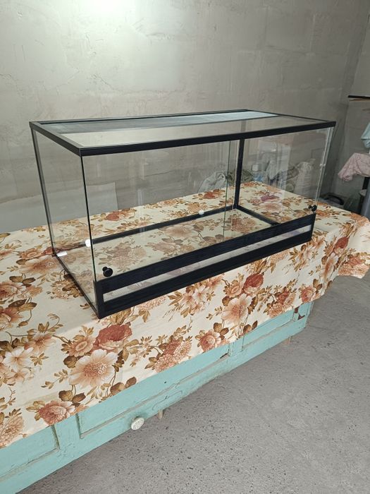 Террариум новый в наличии.