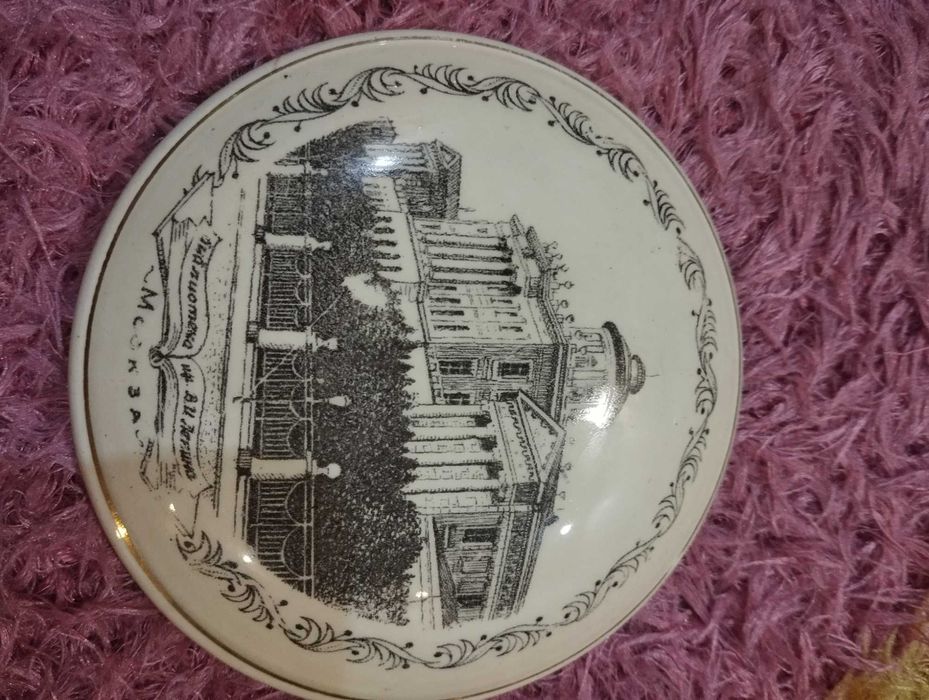 Шкатулка старинная фарфоровая