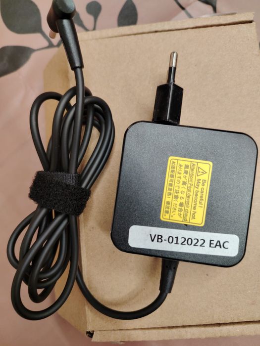 Зарядка для ноутбука