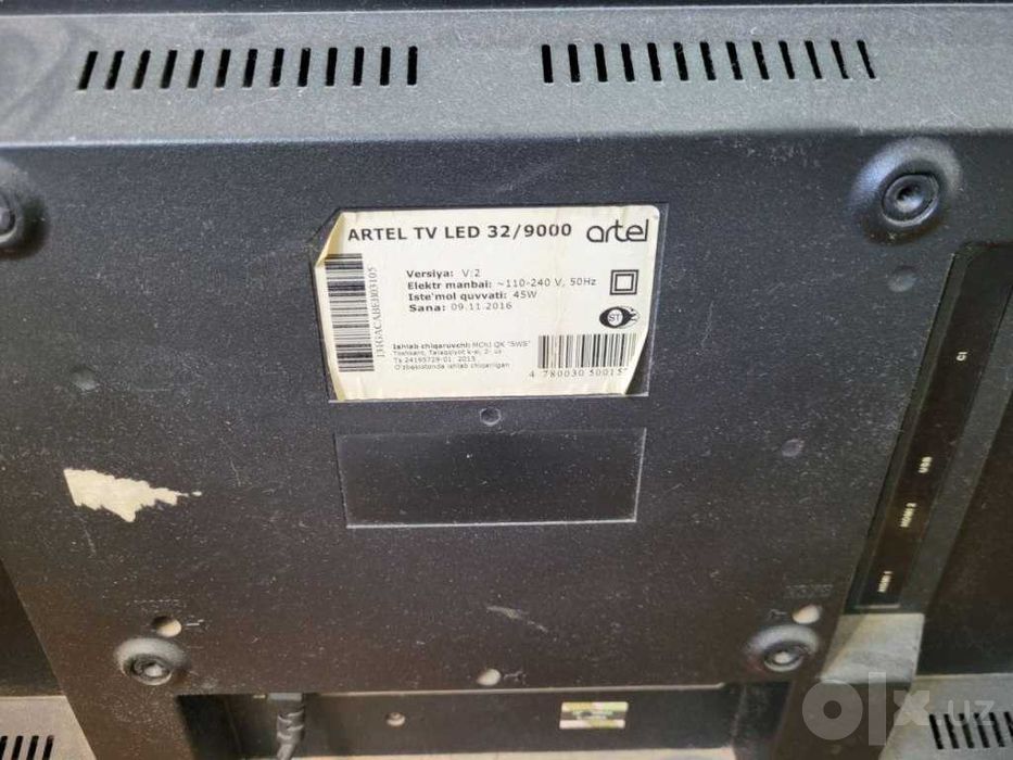 Рабочий 32 дюймовый LCD телевизор Artel + подставка