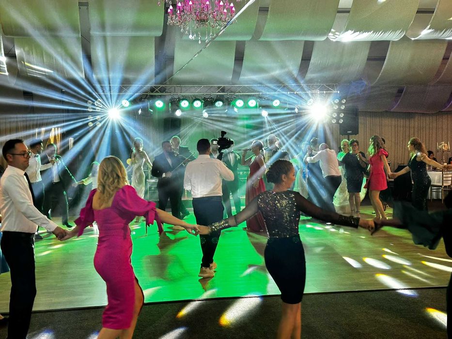 Dj-Mc,Scena,Ecran Led,Schela de Lumini,Sonorizare,PistoaleCO2 Band-uri