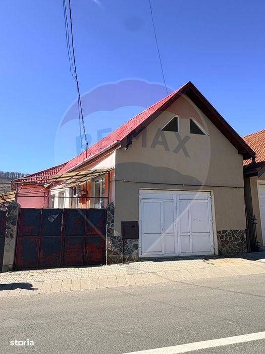 Casă cu curte generoasă și multiple posibilități – zona Moșnei