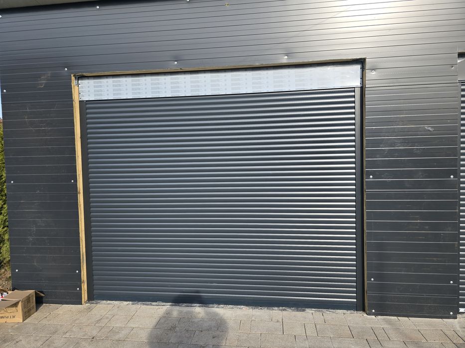 Usi garaj rulou cu lamela din aluminiu