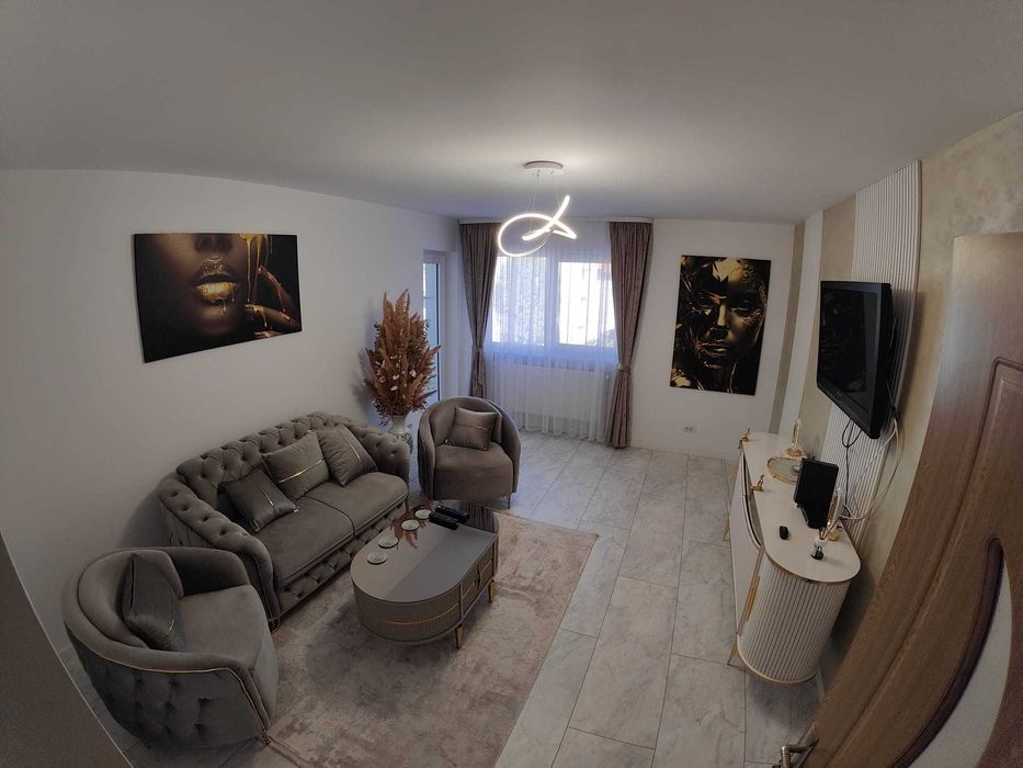 Închiriez apartament 3 camere, DECOMANDAT, 80 mp – Ultracentral, Câmpulung Moldovenesc