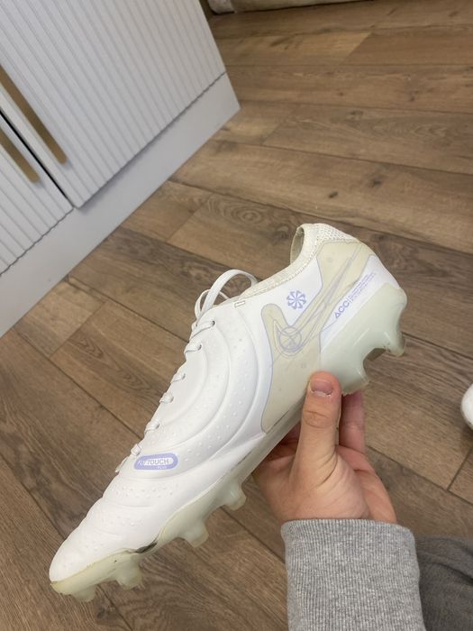 Nike tiempo белые