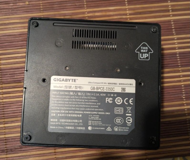 Мини компютър GIGABYTE Brix-3350C