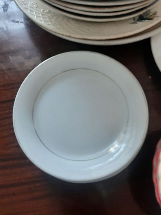 Продам тарелки б.у