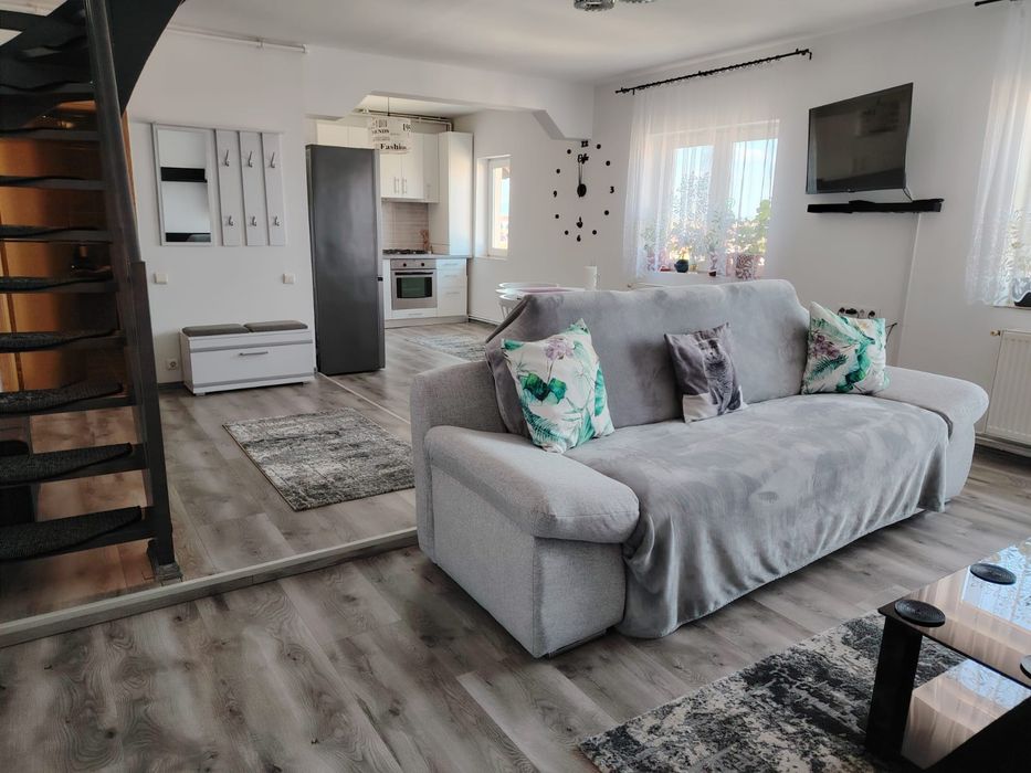 Închiriez apartament 3 camere Sibiu