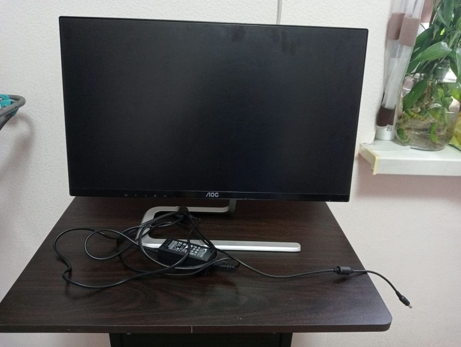 Монитор рабочий, тонкий