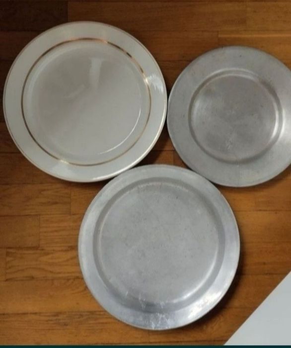 Посуда красивая,разная.