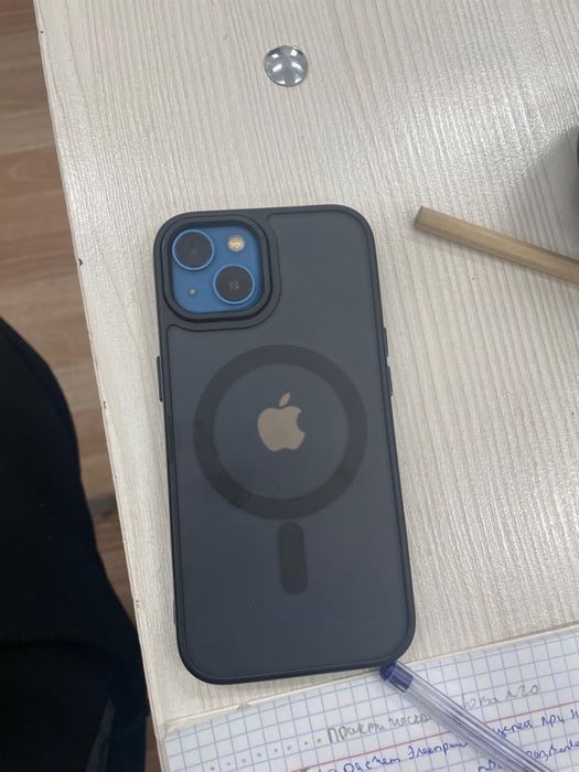 Продам Айфон 13 на 128гб