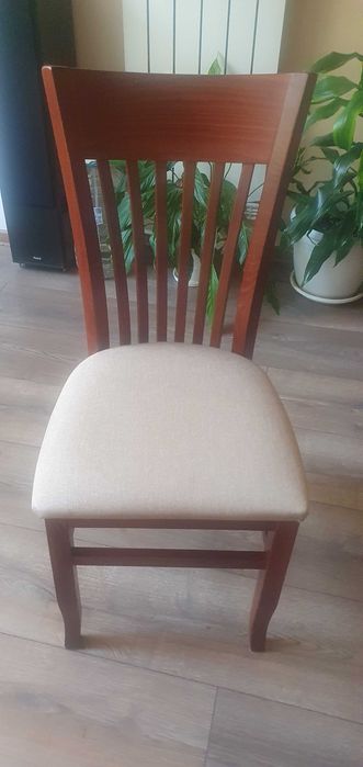 Трапезни столове