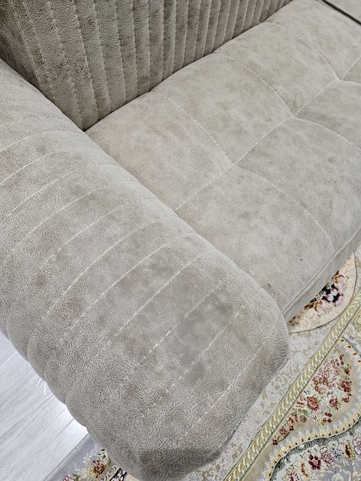 Yumshoq mebel ugolok mehmonxonaga