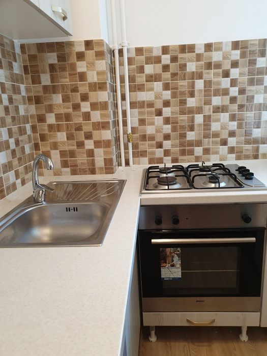 Închiriez garsoniera zona Astra