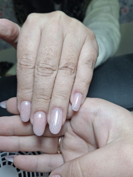 Мастер маникюра и педикюра