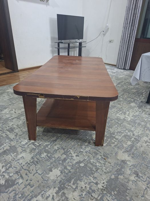 Shay ishiwge stol satiladi.