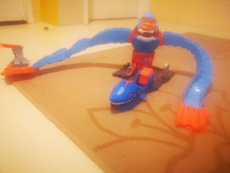 Писта на Hotweels