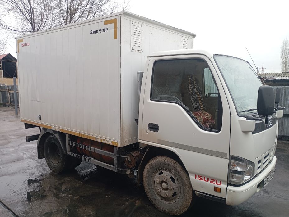 Isuzu 2,5t 25.000$