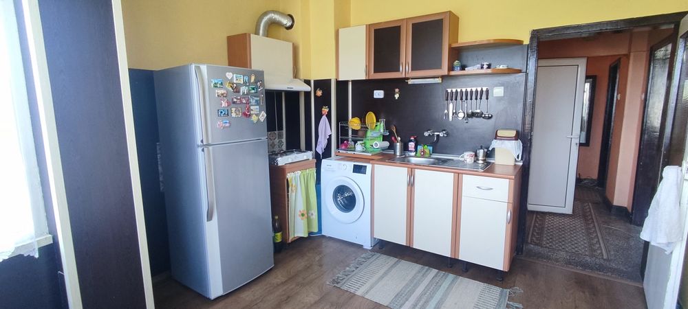 Продава се Двустаен апартамент в Казанлък - 75 кв.м за 585 €/кв.м - Снимка #1