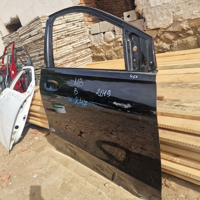 Mercedes Benz  B  W247   2019 предна дясна врата
