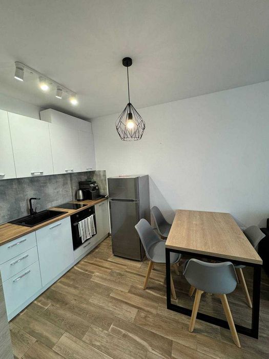 Дава се под наем Двустаен апартамент в Варна, Цветен квартал - 60 кв.м за 850 € - Снимка #1