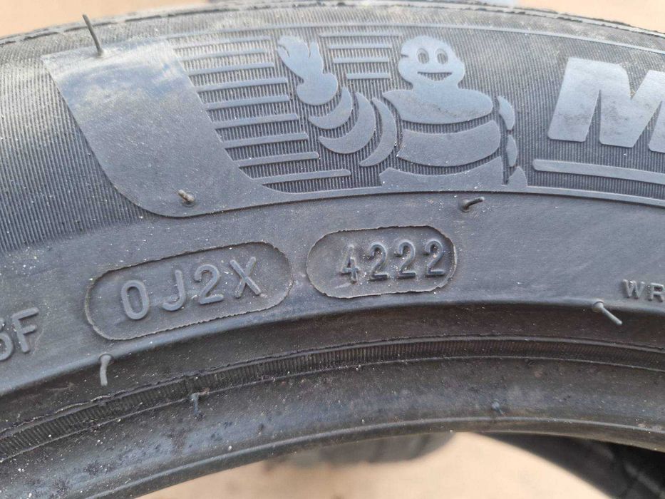 2 Michelin R17 215/55 Летни гуми  DOT4222