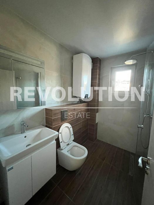 Тристаен апартамент  в гр.Варна, Възраждане!