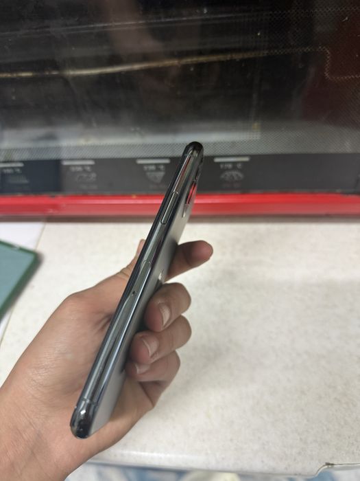 Айфон 11 про продам