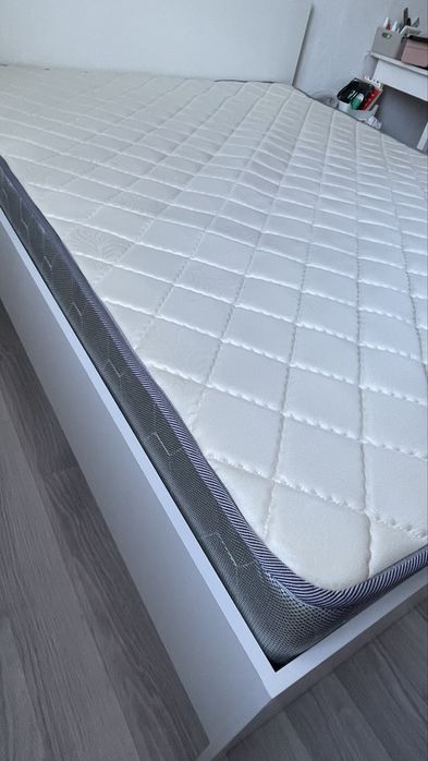 Продам гарнитур спальный