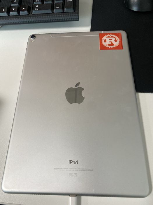 Продам ipad в хорошем состоянии