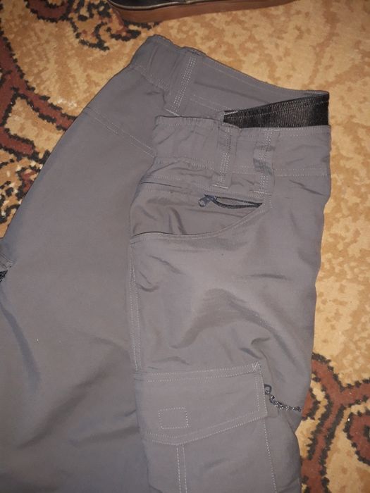 pantaloni drumetie gri verzui