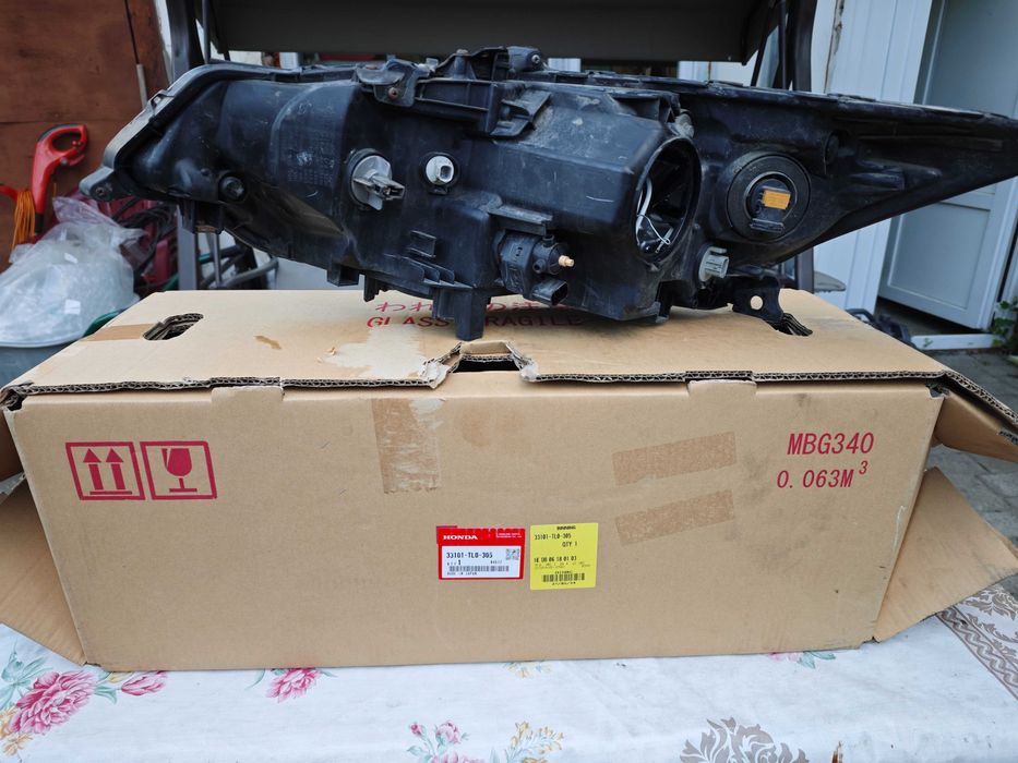 Set faruri cu xenon Honda Accord VIII